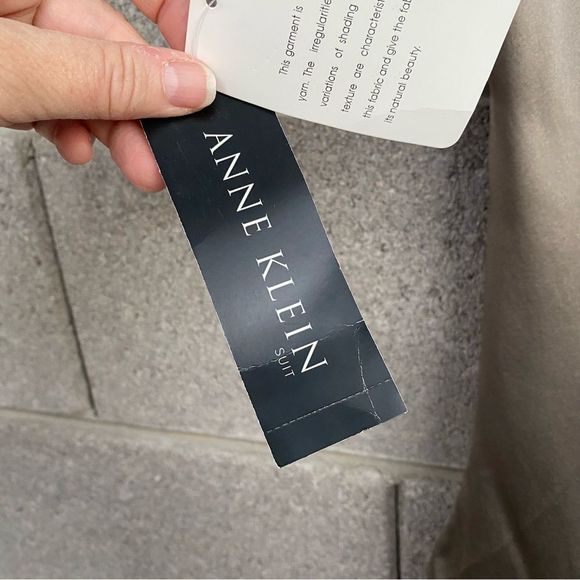 Anne Klein Silk Fitted Taupe Blouse/Top-Side Zip-Empire Waist Sz 6 - Picture 6 of 13